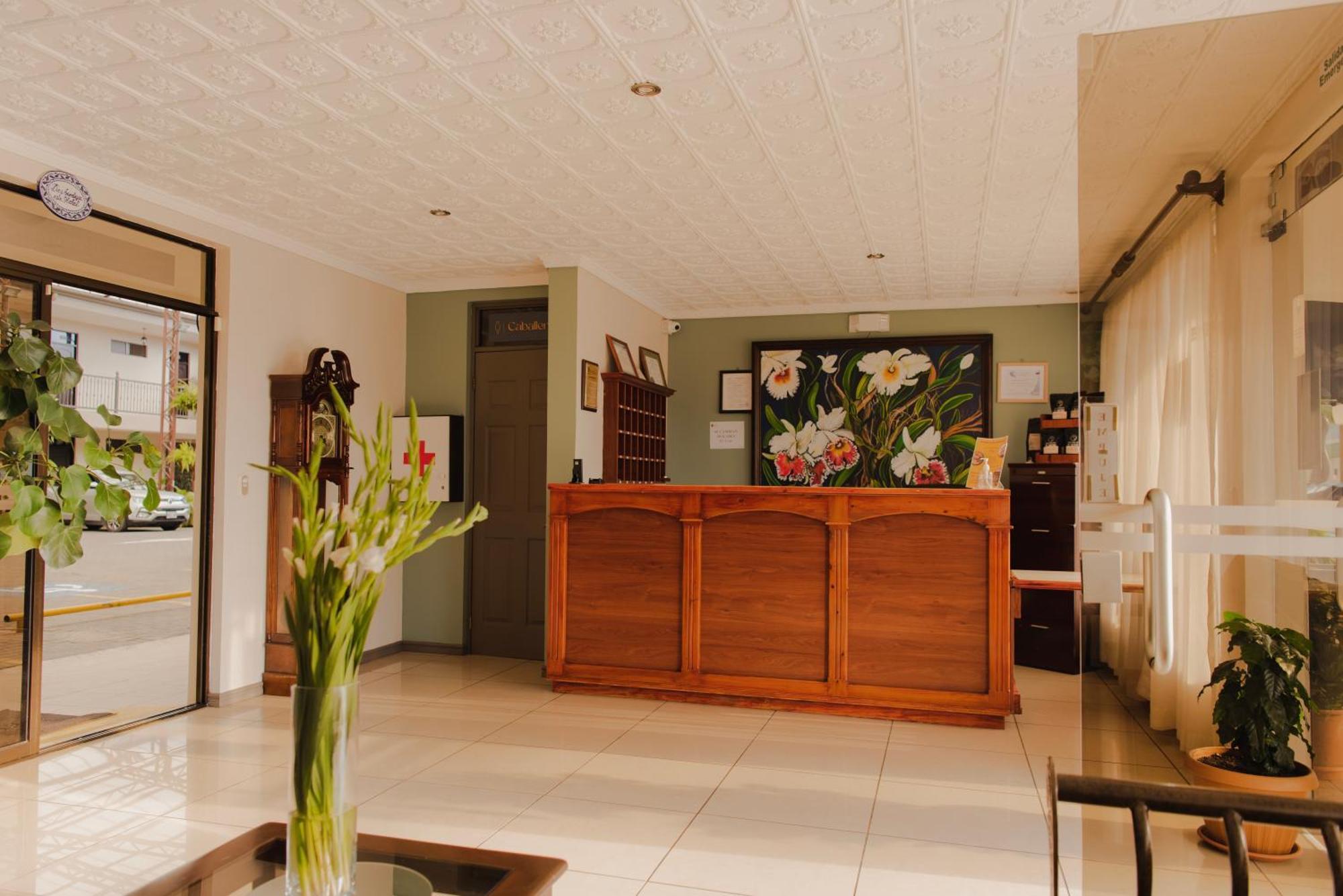 Hotel Y Restaurante El Guarco Cartago Dış mekan fotoğraf