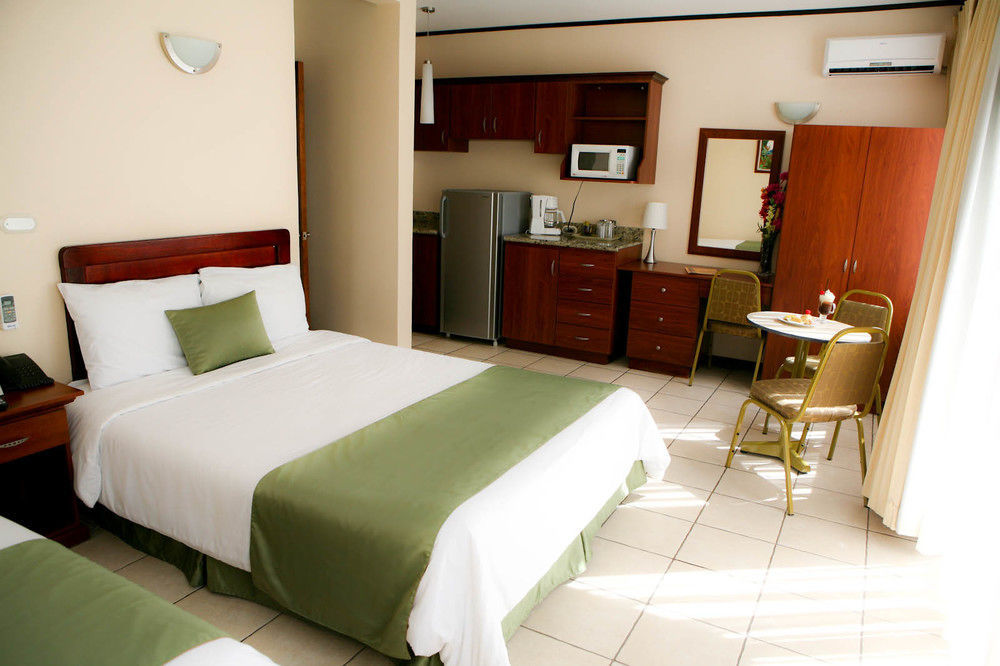 Hotel Y Restaurante El Guarco Cartago Dış mekan fotoğraf