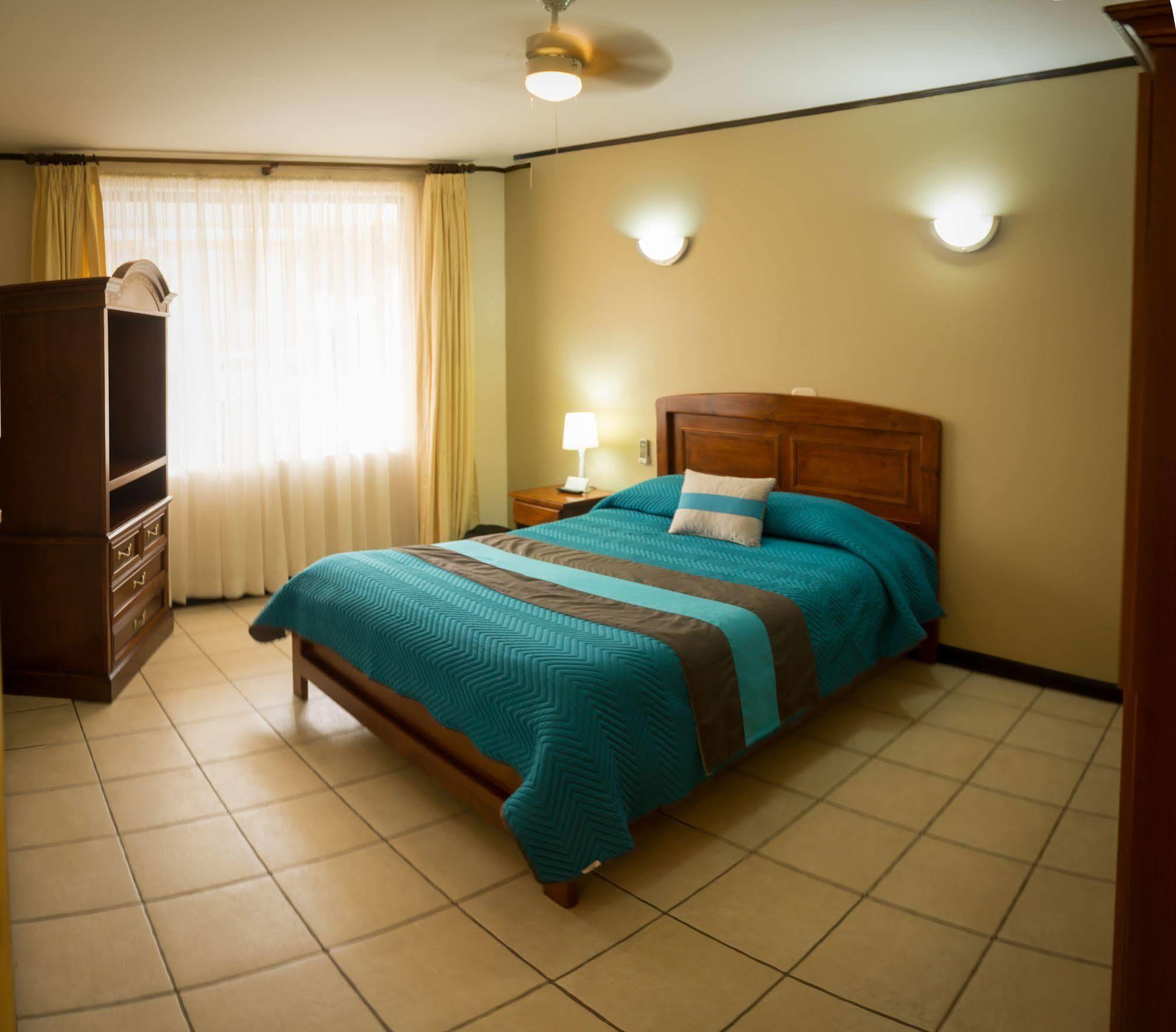 Hotel Y Restaurante El Guarco Cartago Dış mekan fotoğraf