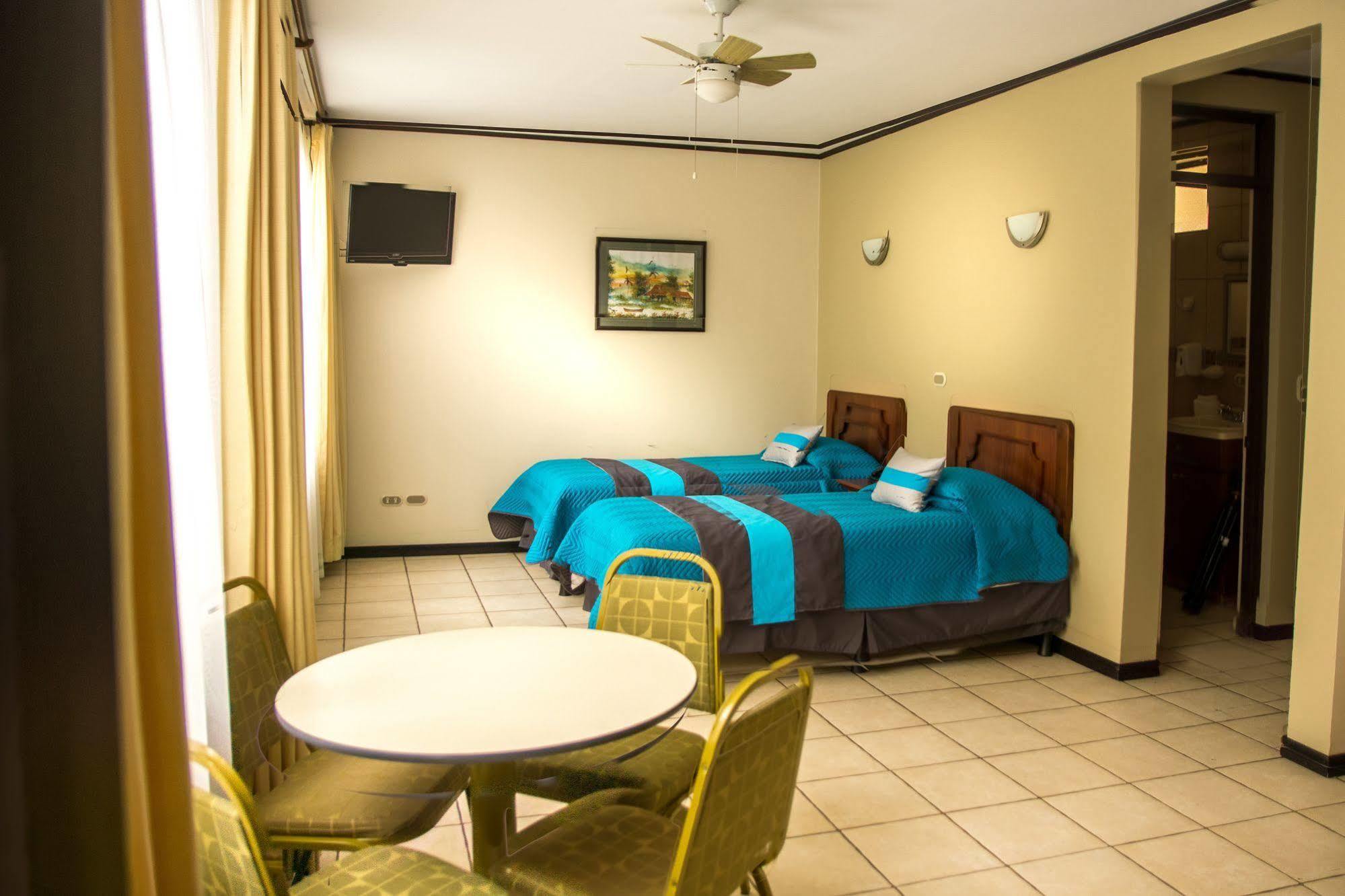 Hotel Y Restaurante El Guarco Cartago Dış mekan fotoğraf